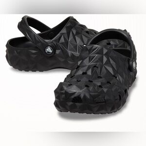 Crocs Classic Geometric Clog
Color: Black
Size: M8 W10 Brand new with tag